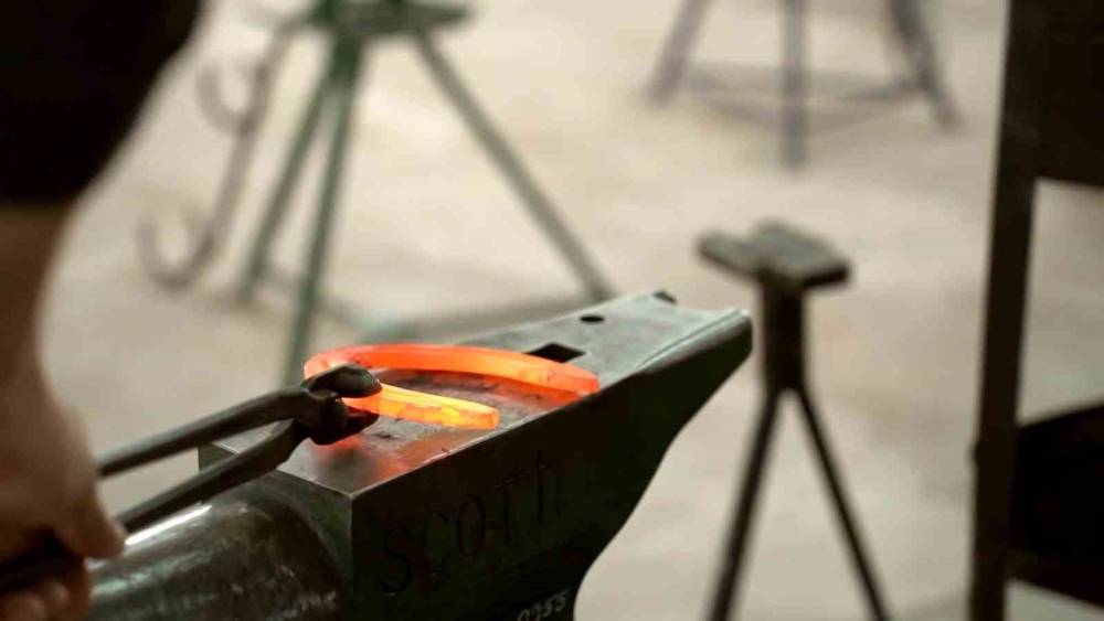 Atçılık Eğitim Merkezi’nden Meslek Fırsatı: Başarılı Nalbantlar Elazığ Hipodromu’nda İş Bulacak