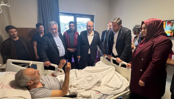 AK Parti Elazığ Teşkilatından Depremzedelere Moral Ziyareti