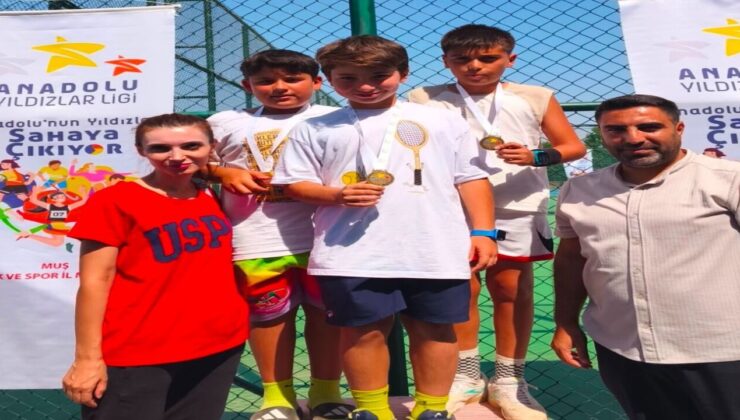 Elazığlı Tenisçilerden Muş’ta Yarı Final Zaferi