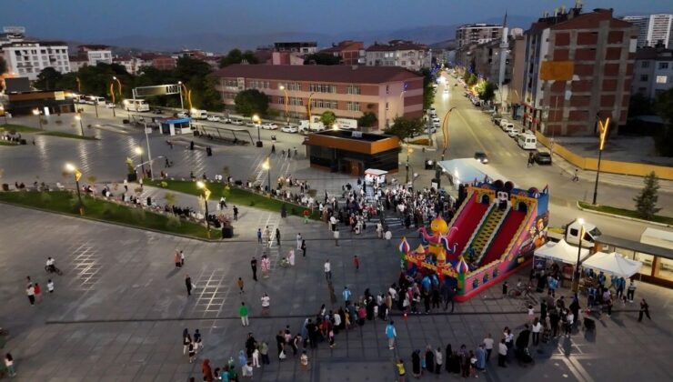 Elazığ’da Yaz Coşkusu: Cumhuriyet Meydanı Çocuk Şenliğiyle Şenlendi