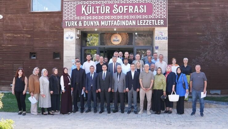 Uluslararası Hazar Şiir Akşamları’nda Emek Verenlere Onur Gecesi